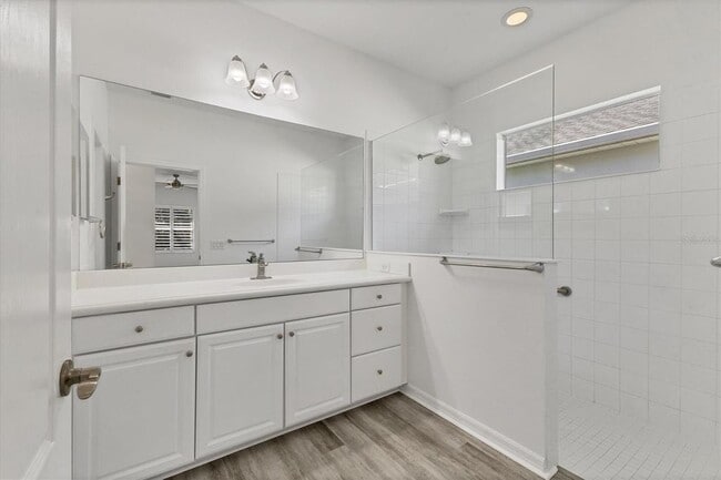 Building Photo - 4806 Lake Breeze Terrace