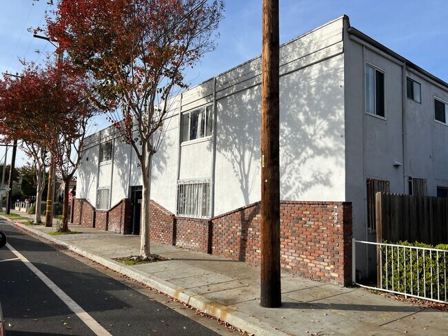 Building Photo - 241 South St