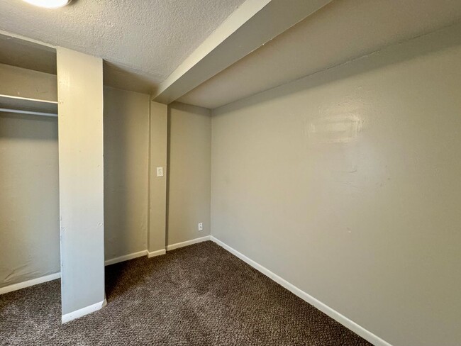 Building Photo - Affordable 2-Bedroom South Wichita