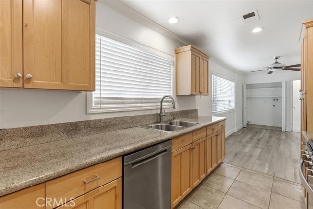 Building Photo - 9582 Pettswood Dr