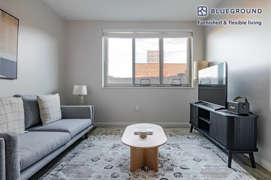 Building Photo - 10 Essex St