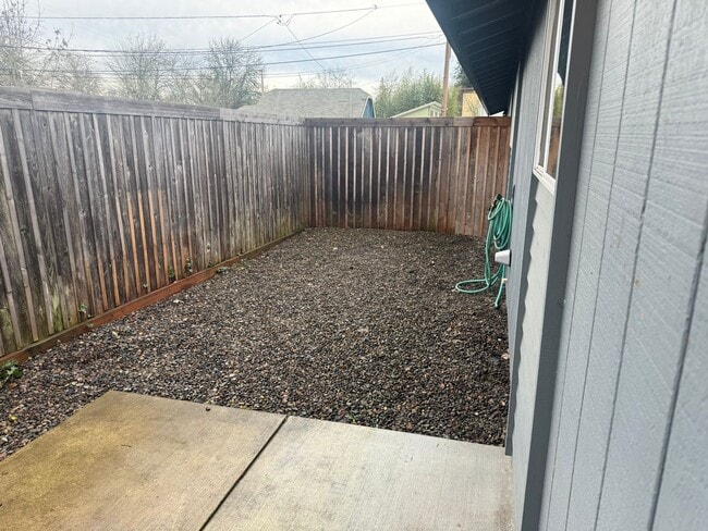 Building Photo - 41 N Lawrence St