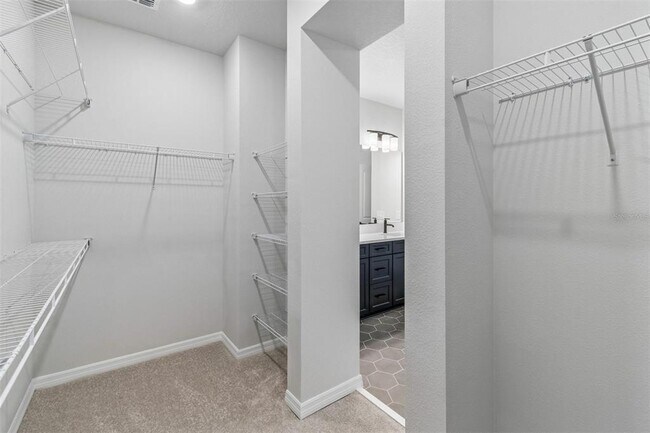 Building Photo - 4357 Roush Ave