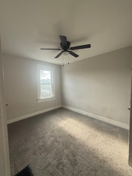 Building Photo - 741 Melville Ave