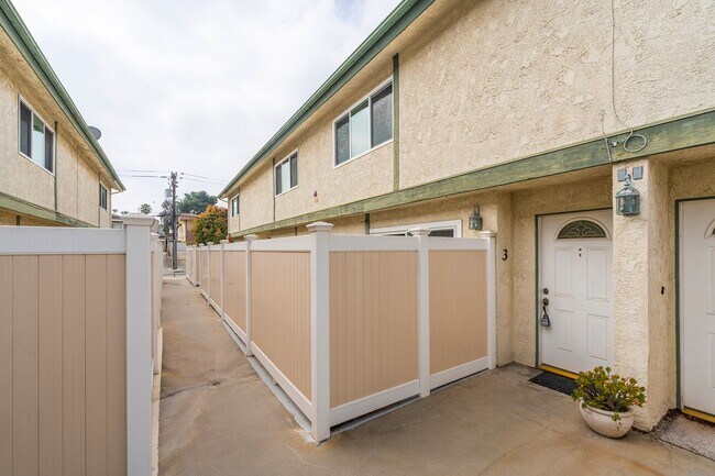 Building Photo - Mathews Avenue