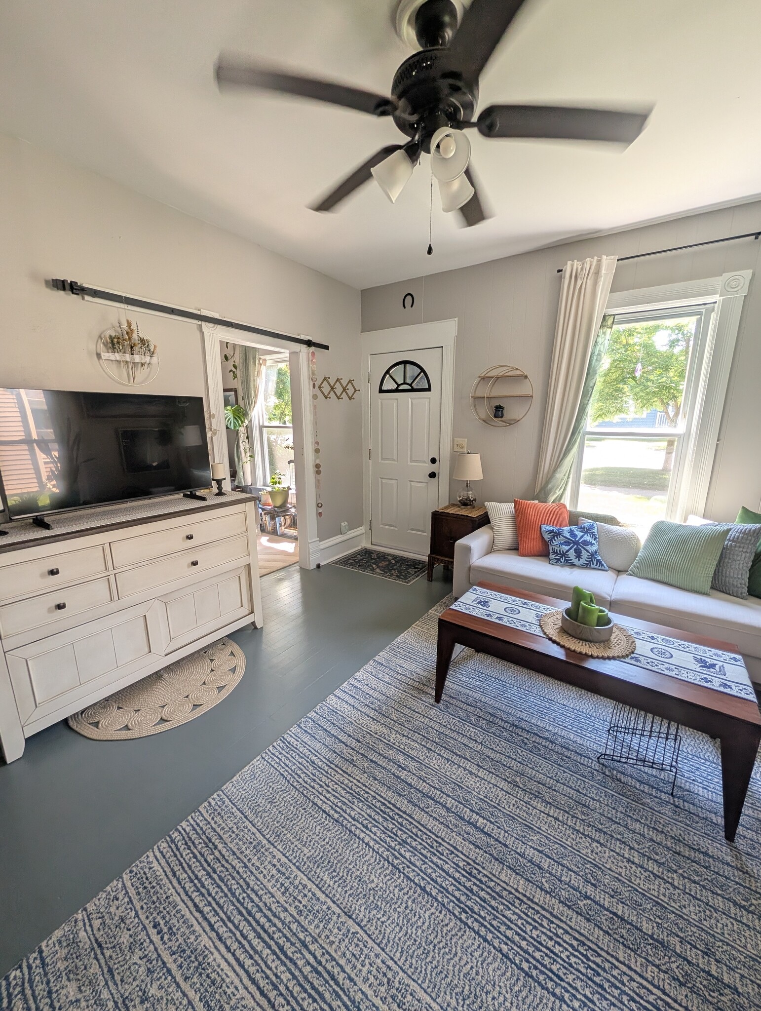 Building Photo - 2242 Dixon St