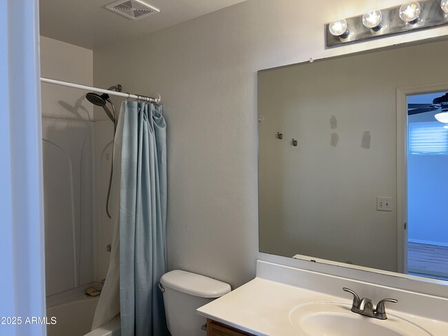 Building Photo - 4220 E Orchid Ln