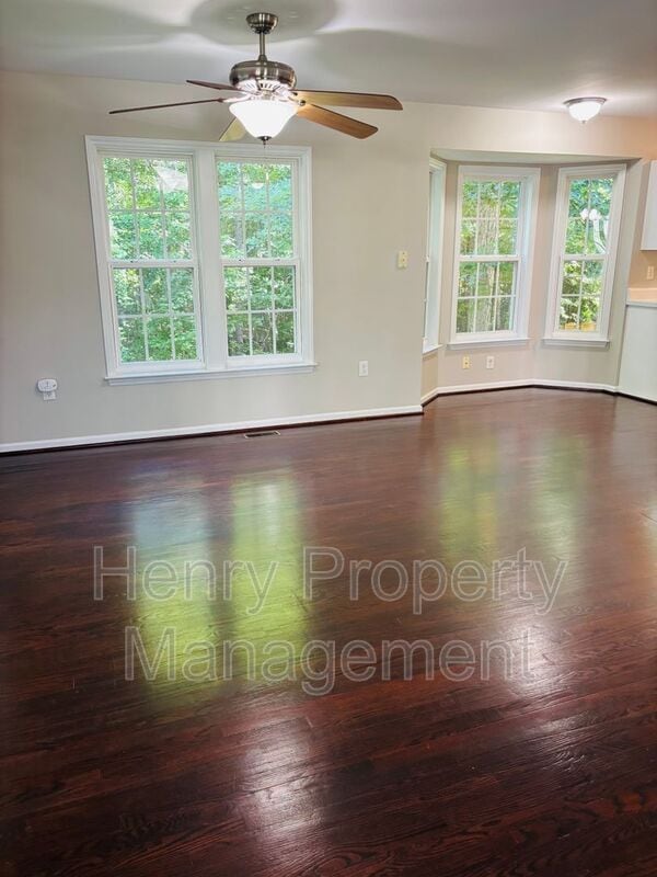 Building Photo - 104 Back Woods Cir