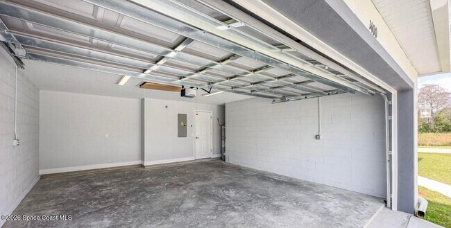 Building Photo - 379 Wilton Ave SW