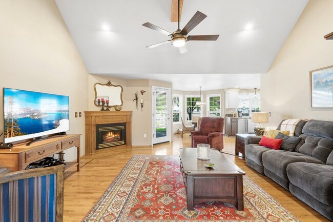 Building Photo - 3511 Blue Blossom Dr