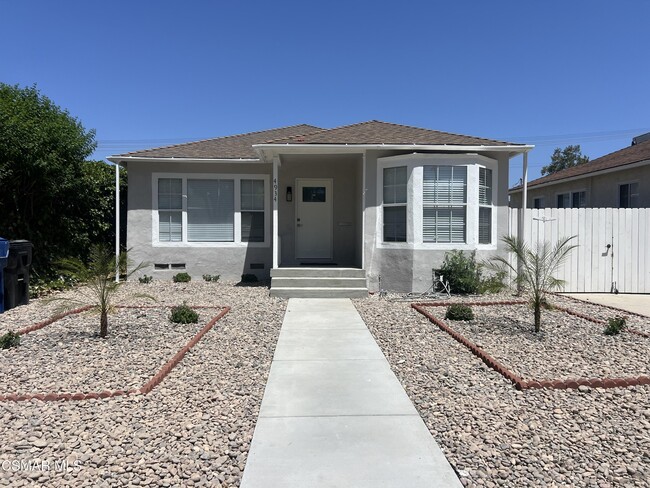 Primary Photo - 4934 Enfield Ave
