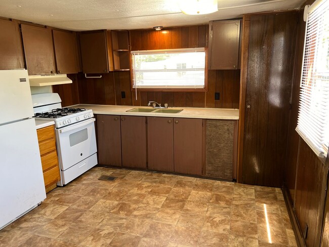 Building Photo - Affordable 2-Bedroom/ 1-Bath Mobile Home -...
