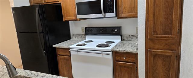 Building Photo - 9601 Walnut St