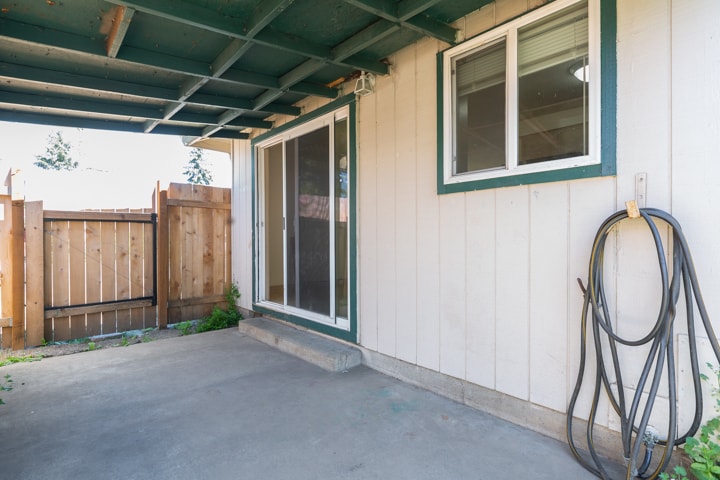 Building Photo - 113 SW Fleishauer Ln