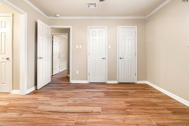 Building Photo - 5332 David Dr