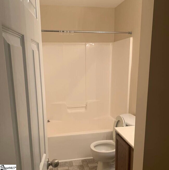 Building Photo - 7 Red Finch Dr