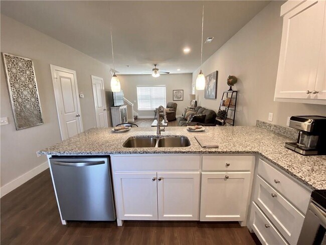 Building Photo - 7672 Har-Ber Ave