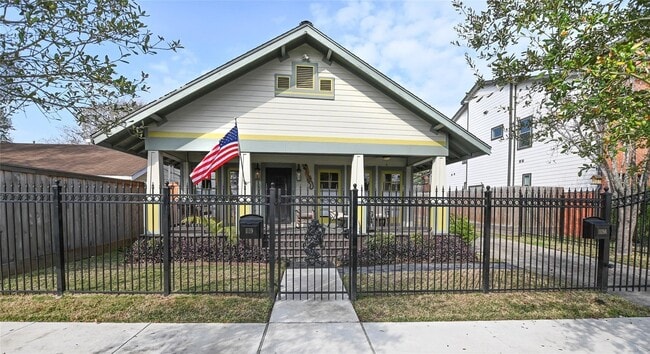 Building Photo - 1119 Usener St