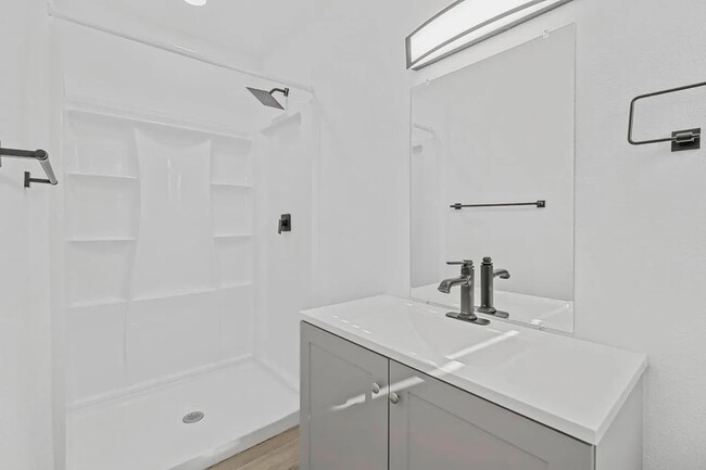 Building Photo - 502 Melrose Dr