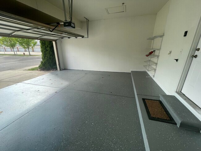 Building Photo - 45588 S Stonewood Rd