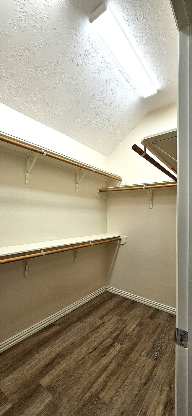 Building Photo - 13415 Highland Park Ct