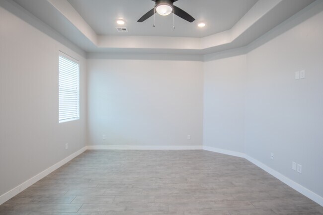 Building Photo - 6202 Bayberry Rd