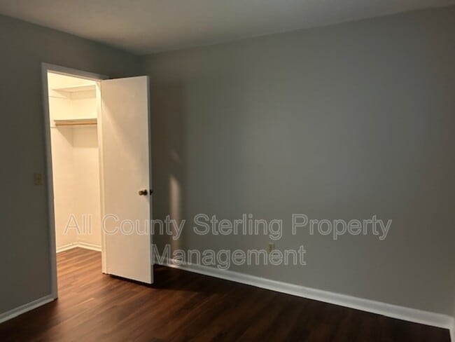 Building Photo - 923 Bryan Ct