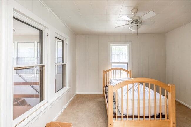 Building Photo - 118 N Caldwood Dr