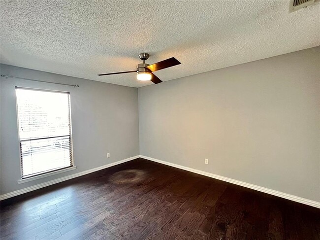 Building Photo - 8600 Fathom Cir