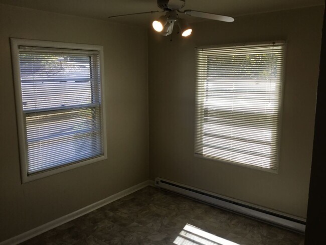 Building Photo - 5 Bedroom House in Southeast Eugene