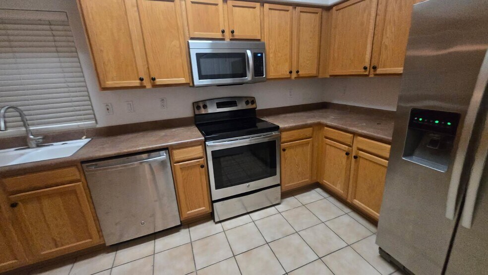 Building Photo - 6611 W Lariat Ln