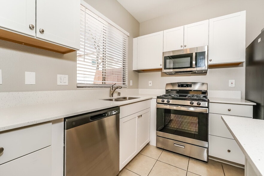 Building Photo - 6465 N Butterfly Sky St