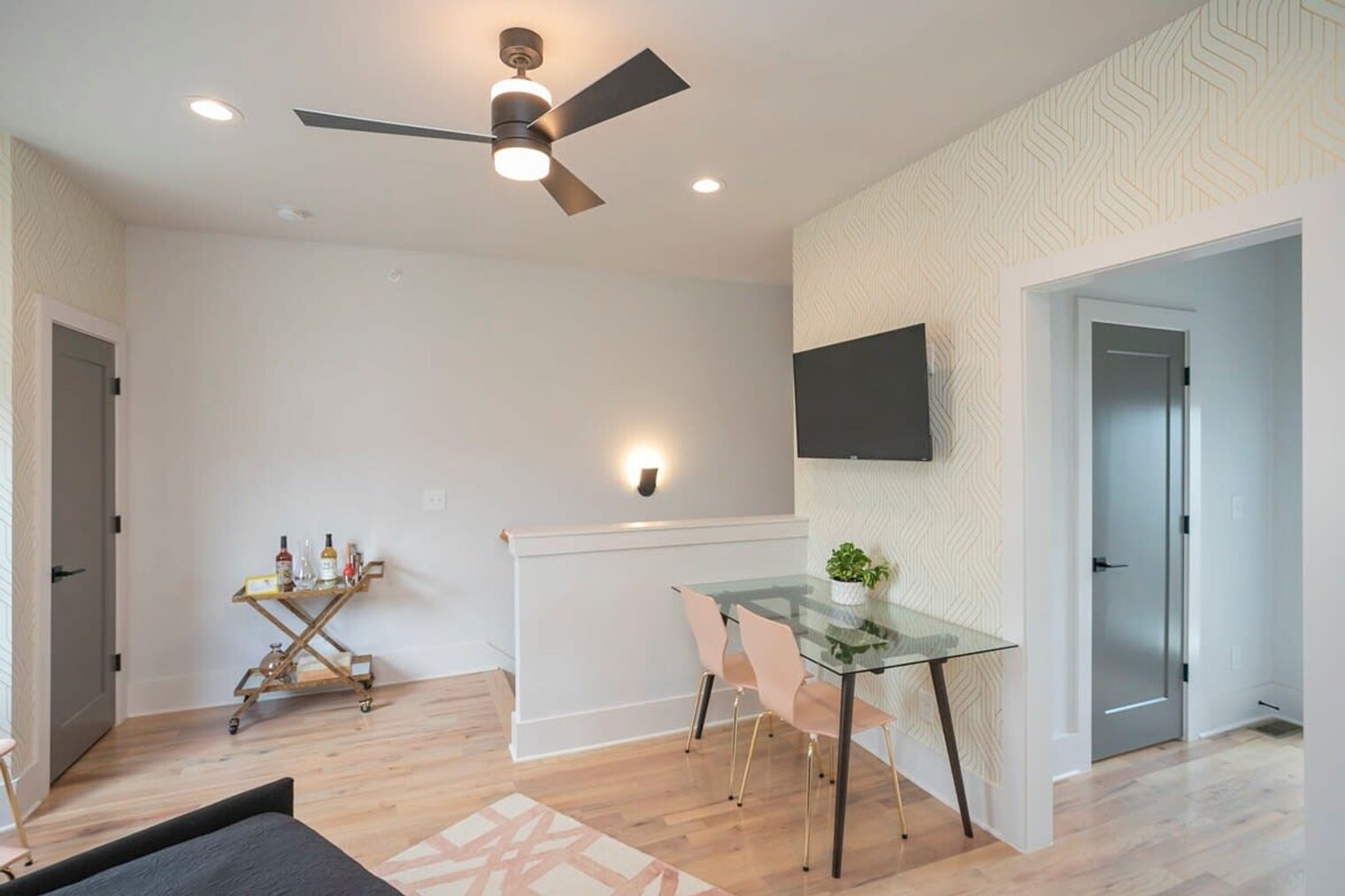 Building Photo - 1700 19th Ave S