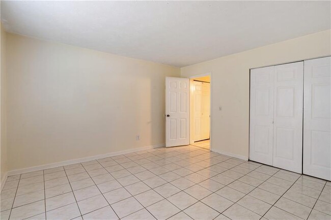 Building Photo - 5000 Village Green Way