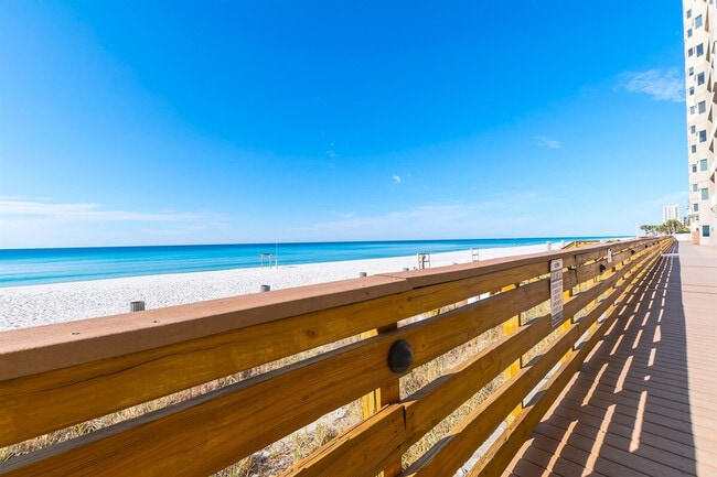 Building Photo - 16819 Front Beach Rd