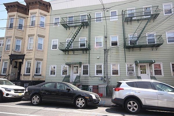 Building Photo - 430 New York Ave