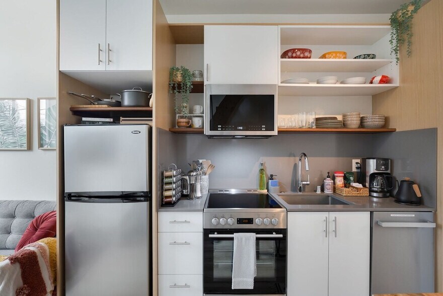 Building Photo - 3843 21st Ave SW