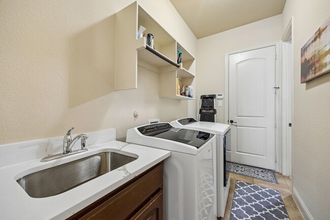 Building Photo - 1737 Adalina Dr