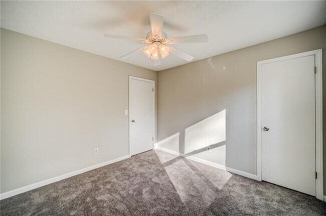 Building Photo - 4060 Oak Ferry Dr NE