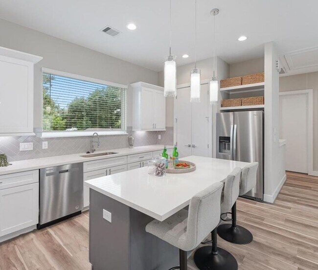 Building Photo - Luxury New Construction Home for Lease – E...