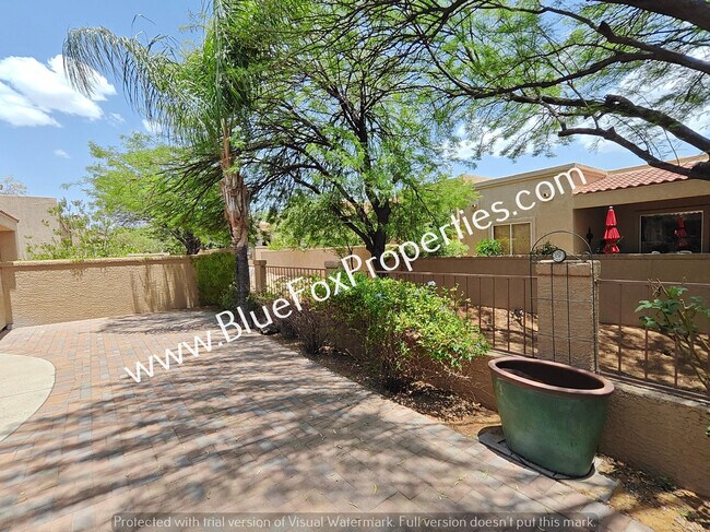 Building Photo - 12628 N Running Coyote Dr