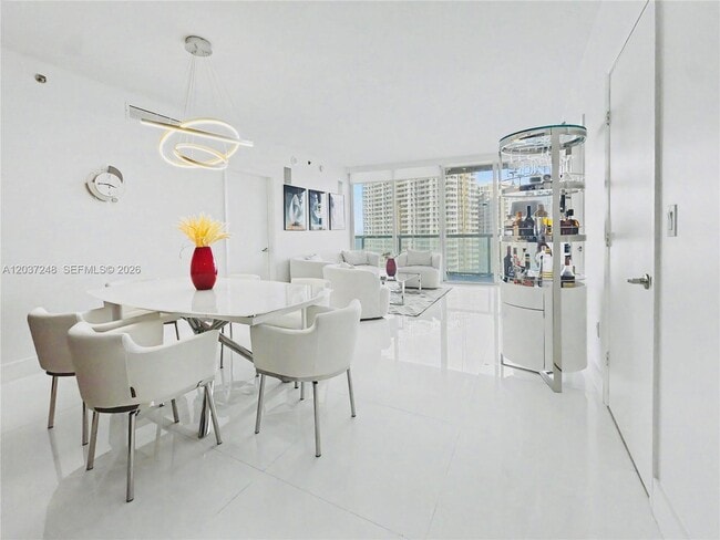 Building Photo - 465 Brickell Ave