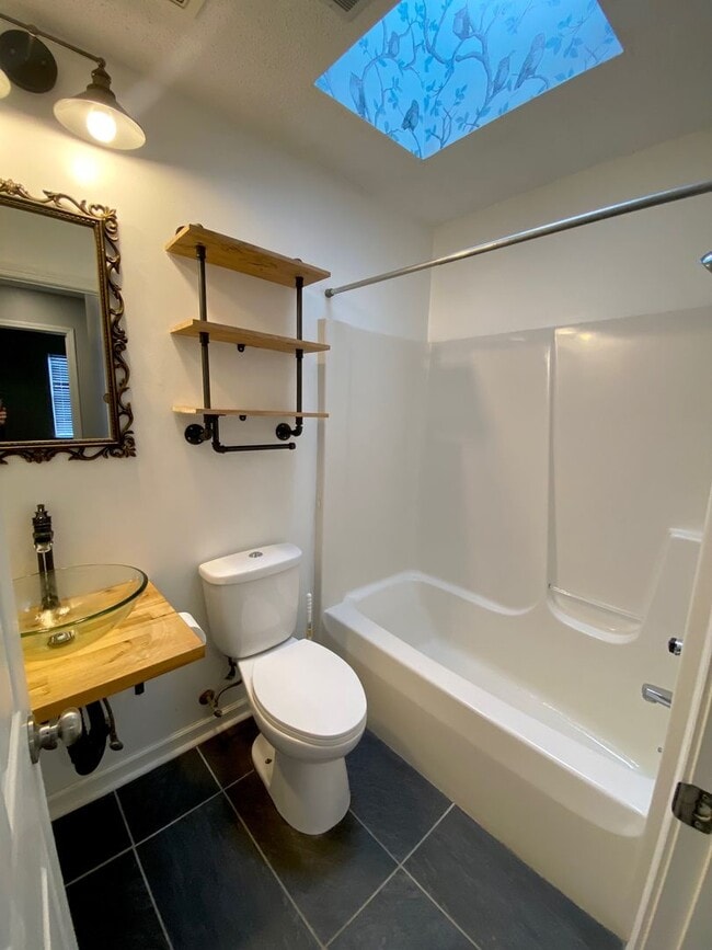 Building Photo - Updated Brick Ranch