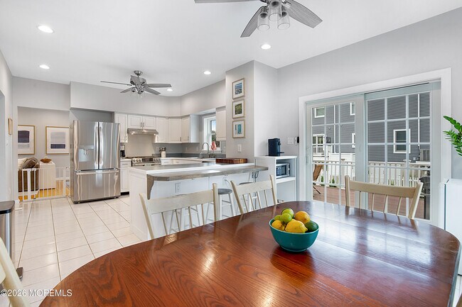 Building Photo - 393 E Virginia Ave