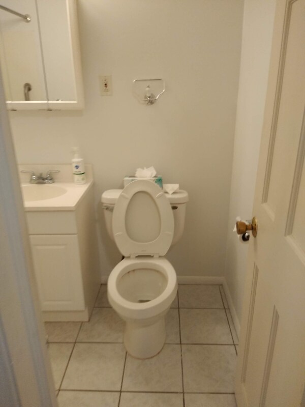 Building Photo - 13829 Cedar Rd