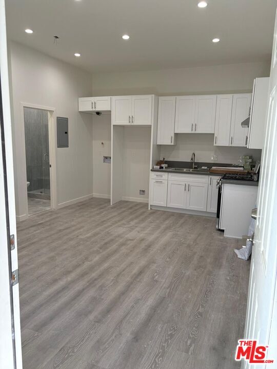 Primary Photo - 13124 Ratner St