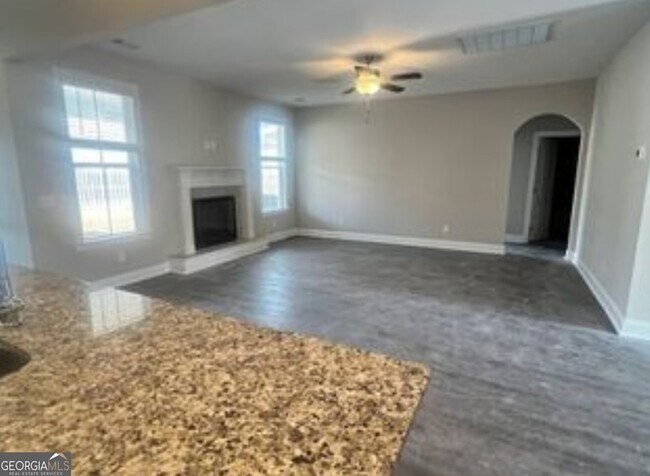 Building Photo - 135 Sams Dr