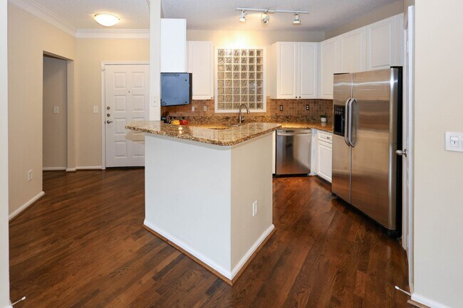 Building Photo - Villa Sonoma Brookhaven