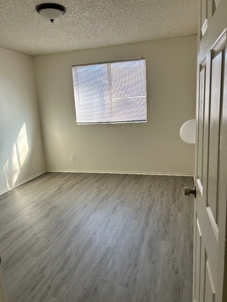 Building Photo - 311 W Lancaster Blvd