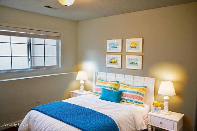 Building Photo - Evolve Real Estate: Spacious 3 Bed 3 bath ...